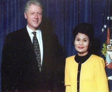 Lottery Loser Janite Lee with Bill Clinton