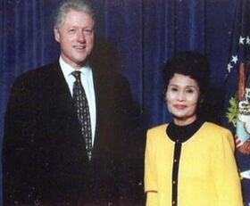 Lottery Winner Janite Lee with Bill Clinton